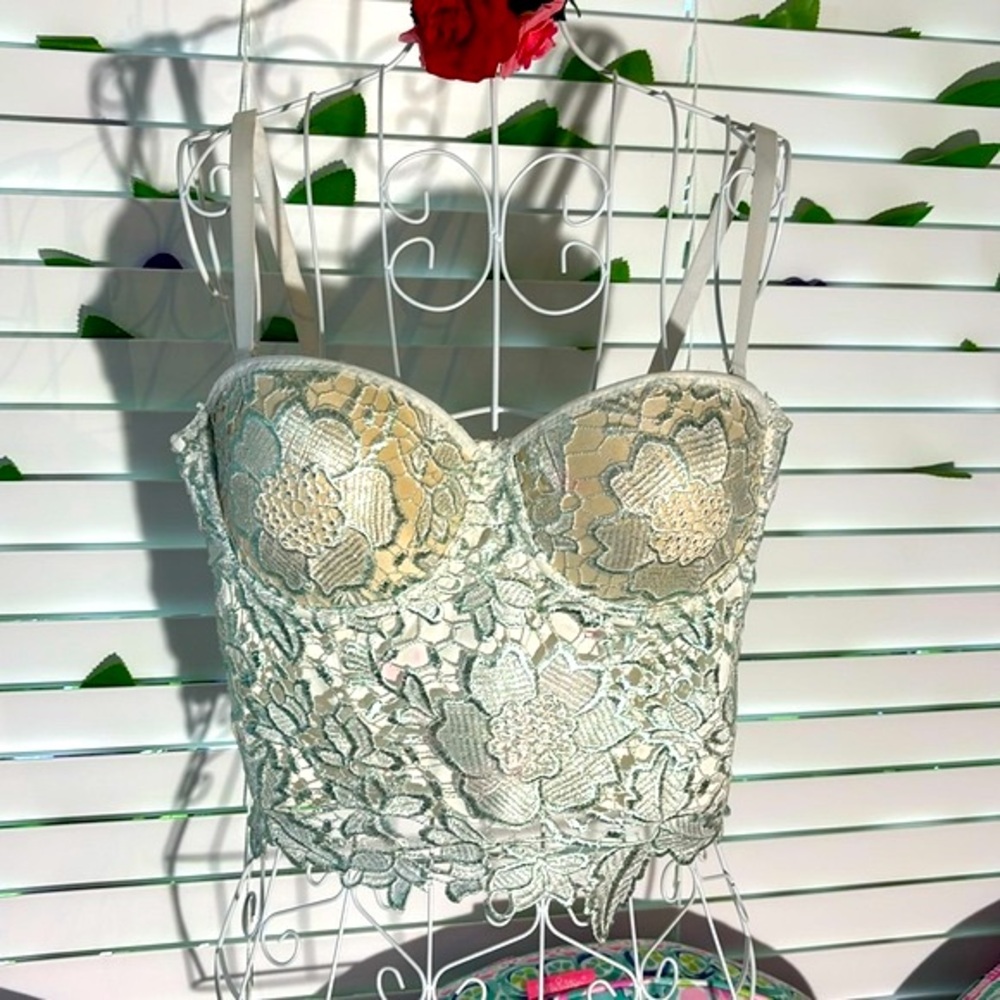 FREE Lydia cream and mint lace bustier top 🎁